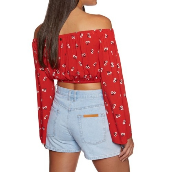 | billabong • red hot floral flare sleeve crop top • medium | - Picture 4 of 12
